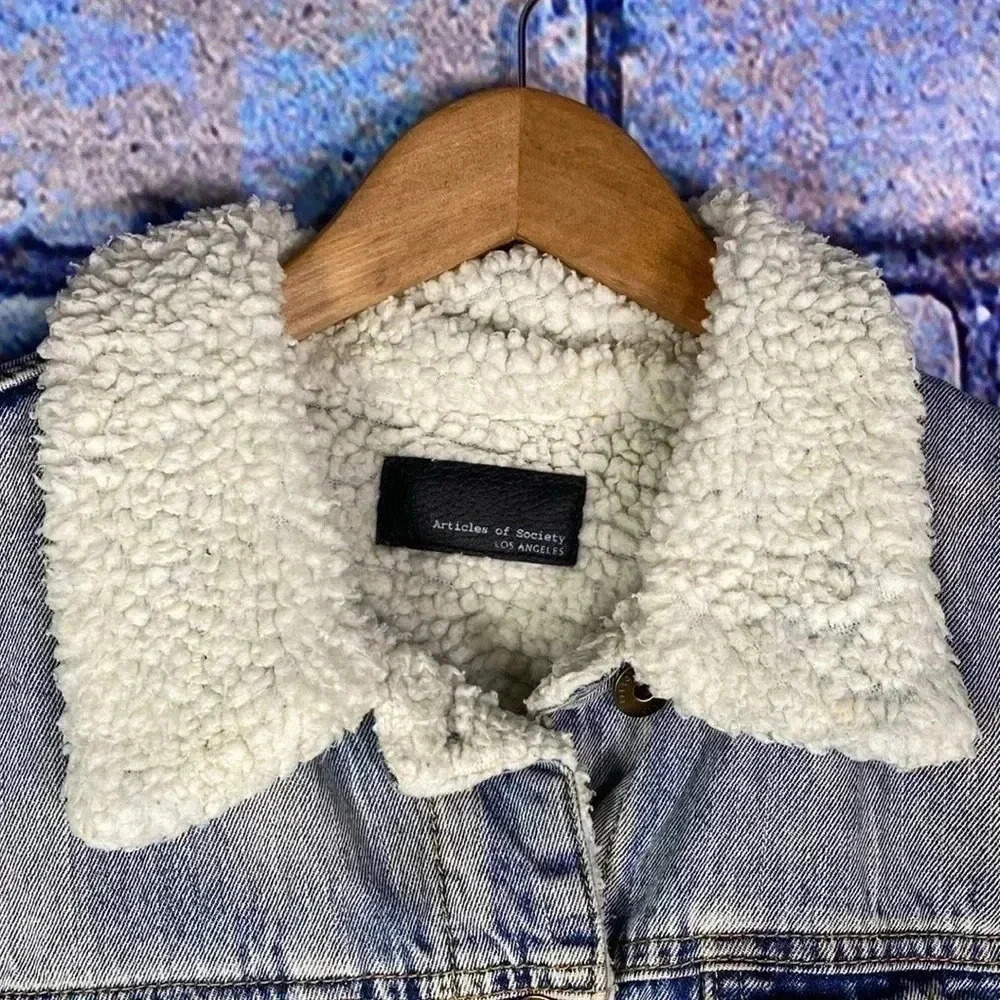 Articles of Society Los Angeles Women’s Sherpa Denim Jacket - Picture 3 of 8
